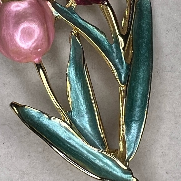 Lot of three vintage flower brooches, gold & enamel, great for Valentine’s Day! - Picture 7 of 17